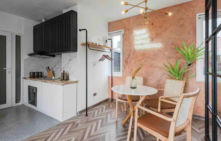 Homestay Giua Long Ha Noi - 10 Phut Den Pho Co 河内 外观 照片